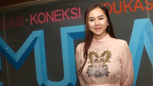 Aura Kasih Tak Berniat Melaporkan Penyebar Video Panas Ke Polisi