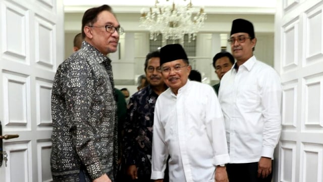 Anwar Ibrahim temui Wapres Jusuf Kalla. (Foto: Dok. Istimewa)