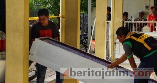 Polda Jatim Makamkan 3 Bomber Gereja Surabaya