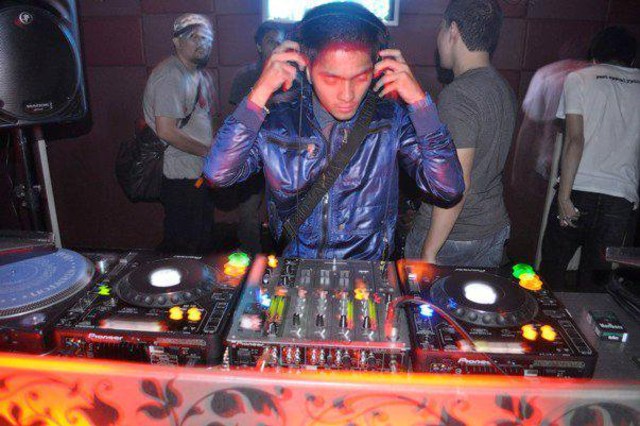 Ricky Harun saat jadi DJ (Foto: Twitter @Dwi2dewi)