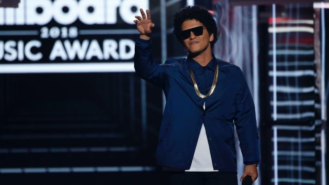 Bruno Mars di Billboard Music Award 2018. Foto: REUTERS/Mario Anzuoni