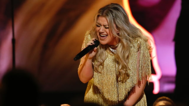 Kelly Clarkson di Billboard Music Award 2018. (Foto: REUTERS/Mario Anzuoni)