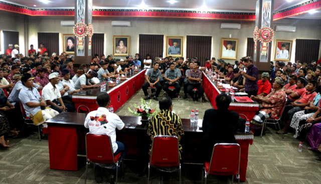 Ratusan Sopir Transport Konvensional Mengadu  ke PDIP Bali