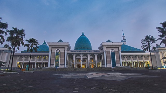 Masjid Al Akbar Surabaya (Foto: Flickr)