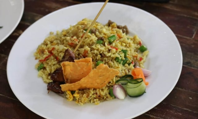 The Nasi Campur Seminyak, Mengangkat Menu Lokal untuk Wisatawan (120328)