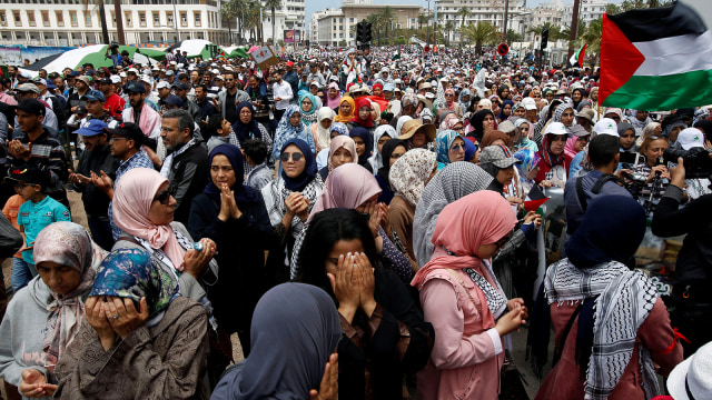 Protes warga Maroko menolak kepindahan Kedubes AS (Foto: REUTERS/Youssef Boudlal)