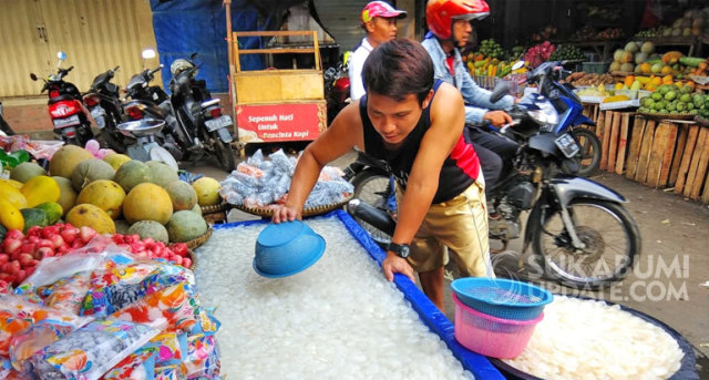 Penjualan Kolang-kaling Mulai Menurun di Pasar Palabuhanratu
