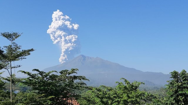 PVMBG: Gunung Merapi Menghasilkan Tiga Kali Letusan 