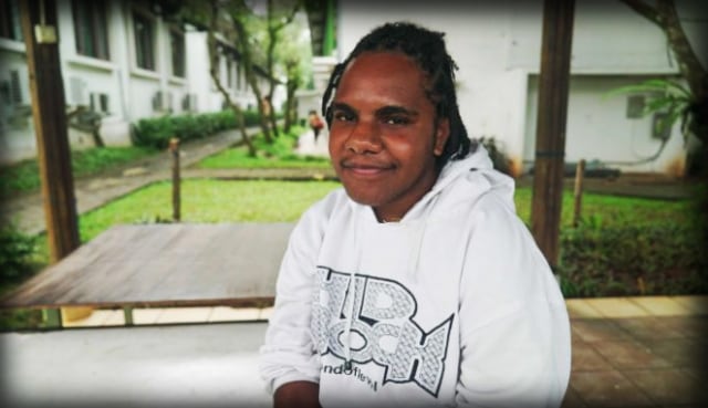 Demira, Kisah Anak Papua Pergi Sekolah 4.000 Kilometer Demi Papua