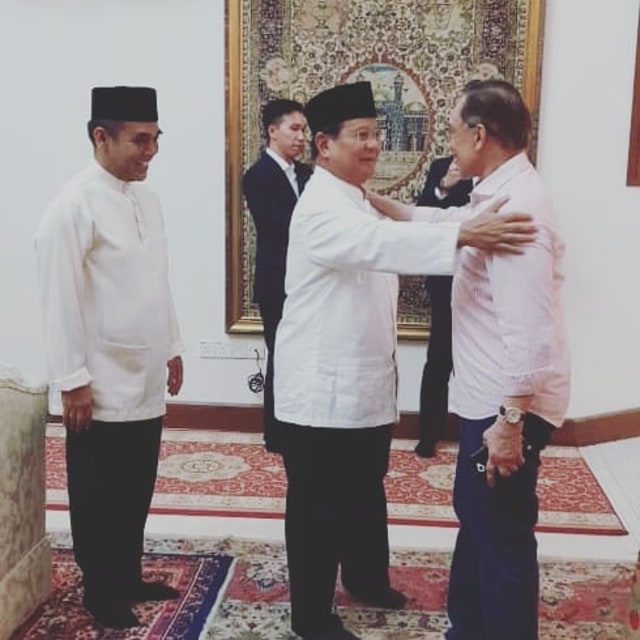 Prabowo mengunjungi Anwar Ibrahim. (Foto: Instagram @anwaribrahim_my)