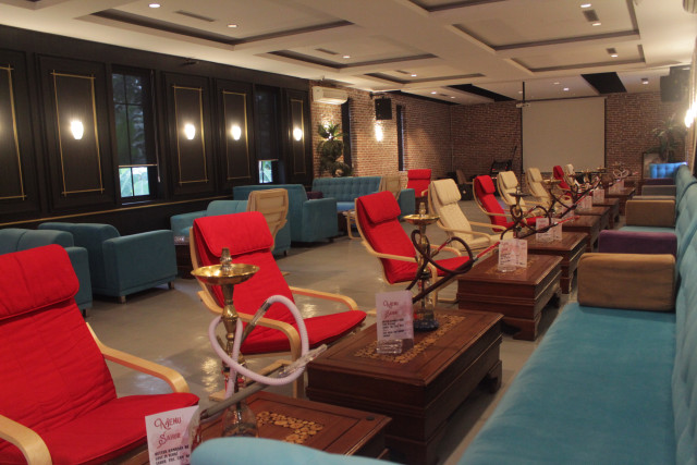 Ruangan lounge Istanbul Turkey Restaurant (Foto: Safira Maharani/ kumparan)