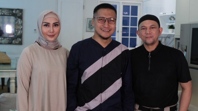 Fenita, Arie Untung dan Ustaz Erick Yusuf. (Foto: Cornelius Bintang/kumparan)
