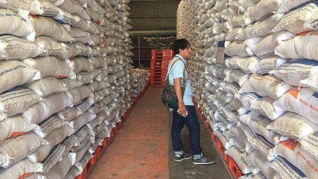 Stok Beras Bulog Kelapa Gading, Jakarta Utara (Foto: Abdul Latif/kumparan)