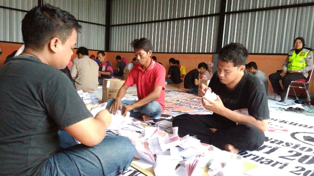 KPU Kabupaten Pasuruan Targetkan Pelipatan Surat Suara Selesai 4 Hari