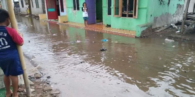 Warga Brebes Desak Pemeritah Tangani Banjir Rob Tahunan