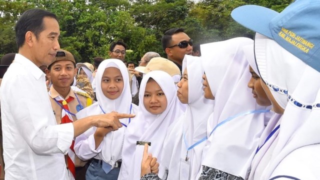 Jokowi bertemu pelajar SMA/SMK se-Majalengka (Foto: Biro Setpres)
