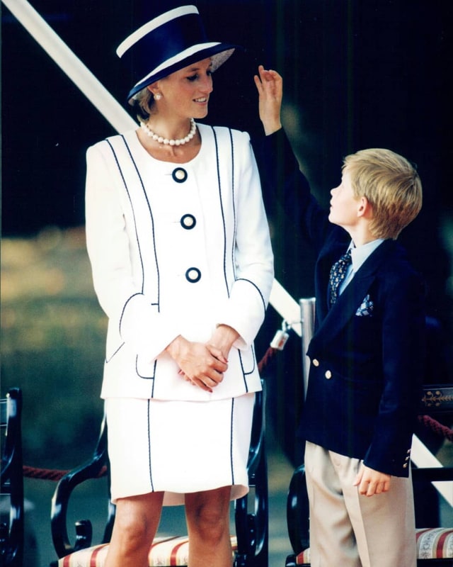 Gaya Busana Putri Diana (Foto: Instagram @princess.diana.forever)