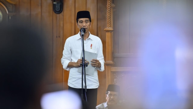 Jokowi bagi Sertifikat Wakaf di Majalengka (Foto: dok. Biro Pers Setpres)