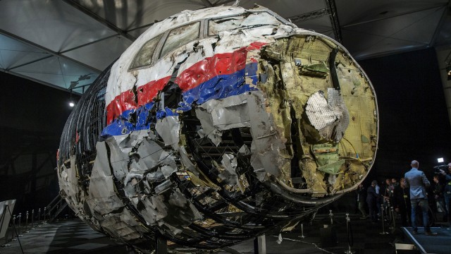 Pesawat Malaysia Airlines MH17 yang jatuh. (Foto: REUTERS/Michael Kooren)