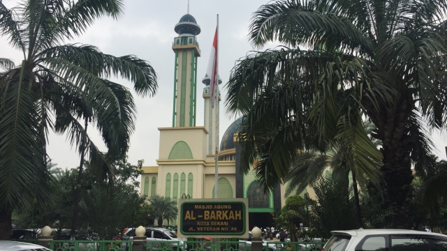 Pohon Kurma di Masjid Al Barkah, Bekasi Selatan. (Foto: Andreas Ricky Febrian/kumparan)