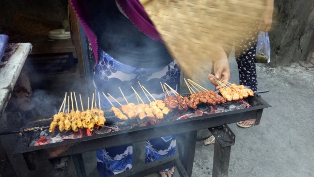 Sate susu khas Kampung Jawa, Denpasar (Foto: Cisilia Agustina/kumparan)