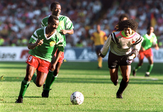 Kamerun vs Kolombia, Piala Dunia 1990. (Foto: STAFF / AFP)