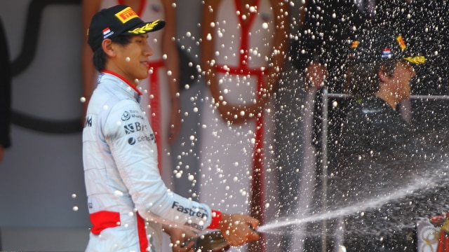 Sean Gelael naik podium di GP Monaco. (Foto: Istimewa)