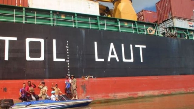 Kapal Palung Mas yang masuk ke Pelabuhan Agtas Foto: Antaranews Papua/Dhias Suwandi
