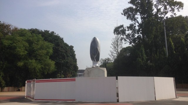 Tampak depan patung Soekarno di GBK  (Foto: Yuana fatwalloh/kumparan)