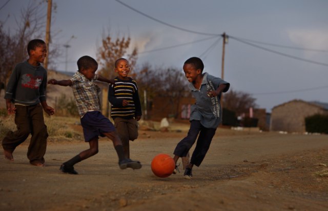 Perdagangan Anak, Sisi Gelap Transfer Pemain Bola Dunia