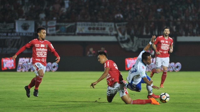 Bali United vs Persib (Foto: ANTARA/Nyoman Budhiana)