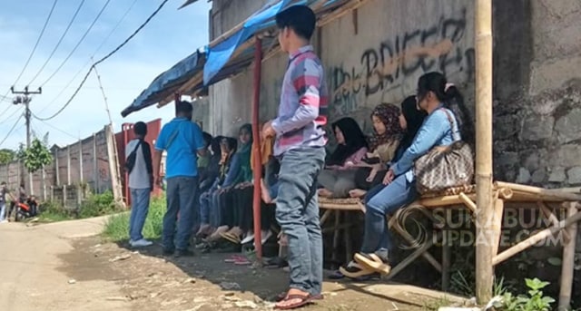 Buruh Pabrik Garmen di Cikembar Sukabumi Demo Tuntut Pembayaran Upah