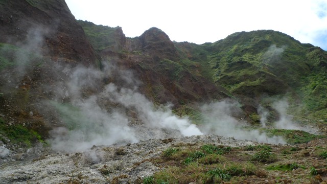 Asap Dari Boiling Lake (Foto: Flickr / cia b)