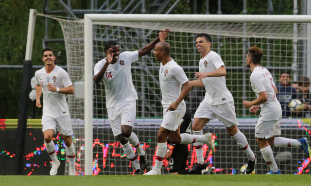 Selebrasi gol dari Joao Mario. (Foto: REUTERS/Miguel Vidal)