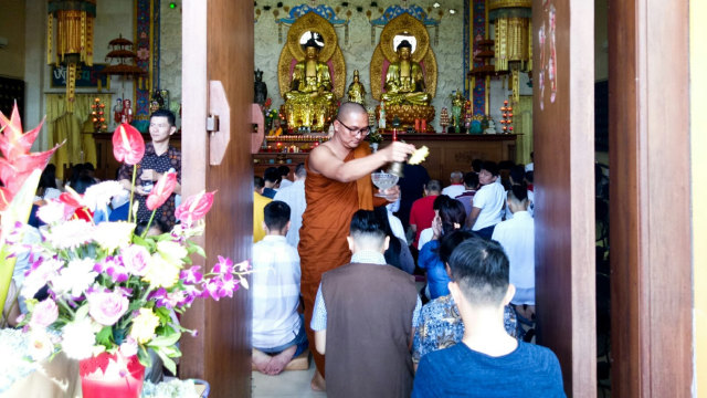 Rangkaian perayaan Waisak di Vihara Dharma Buddha (Foto: Cisilia Agustina Siahaan/kumparan)