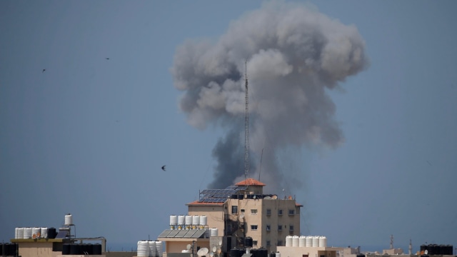 Israel serang Gaza. (Foto: REUTERS/Suhaib Salem)