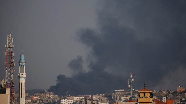 Israel serang Gaza. (Foto: REUTERS/Suhaib Salem)