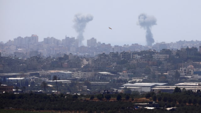 Israel serang Gaza. (Foto: REUTERS/Suhaib Salem)