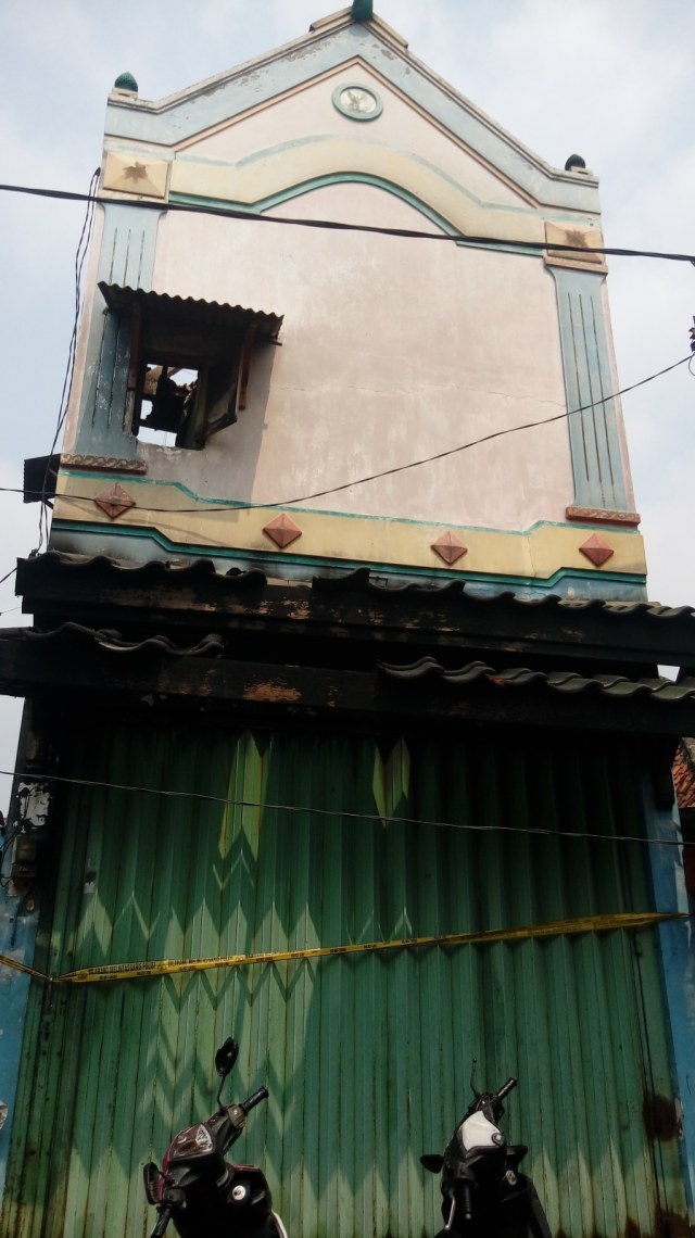 Kebakaran di Jalan Kebalen Kulon 2, Surabaya. (Foto: Phaksy Sukowati/kumparan)