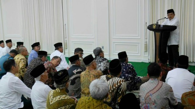 Wakil Presiden Jusuf Kalla di Istana Wapres.  (Foto: Kevin Kurnianto/kumparan)