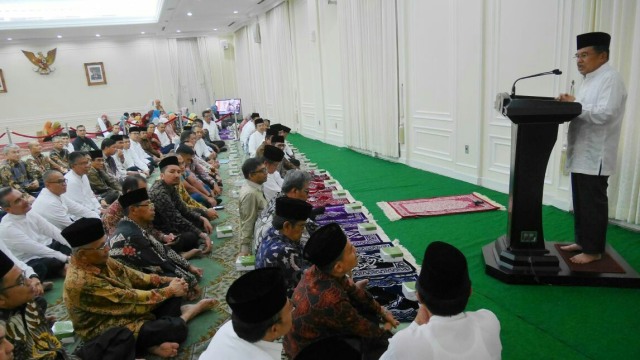 Wakil Presiden Jusuf Kalla di Istana Wapres.  (Foto: Kevin Kurnianto/kumparan)