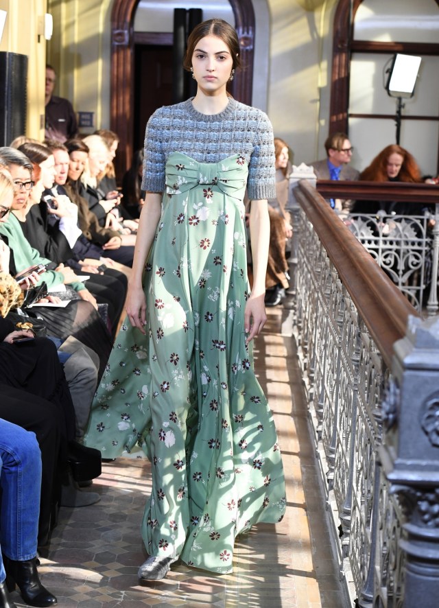 Valentino pre-fall 2017 (Foto: AFP/Angela Weiss)