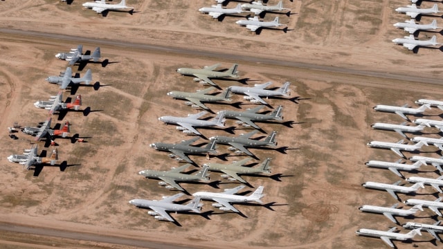 Kuburan pesawat AMARG di Tuscon, Arizona. (Foto: Flickr/Paul Rowbotham)