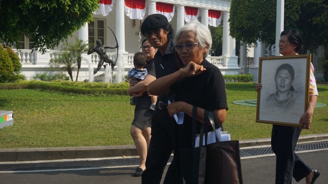 Peserta aksi kamisan ke-540 diterima Jokowi. (Foto: Yudhistira Amran Saleh/kumparan)