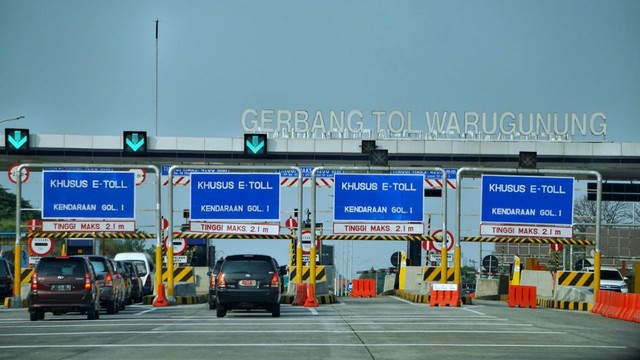 Gerbang tol Warugunung. Foto: Aditia Noviansyah/kumparan