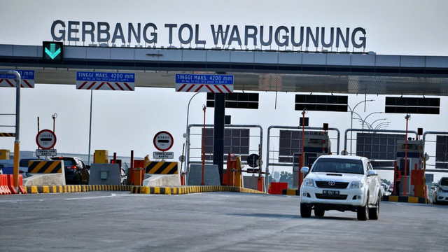 Gerbang tol Warugunung. Foto: Aditia Noviansyah/kumparan
