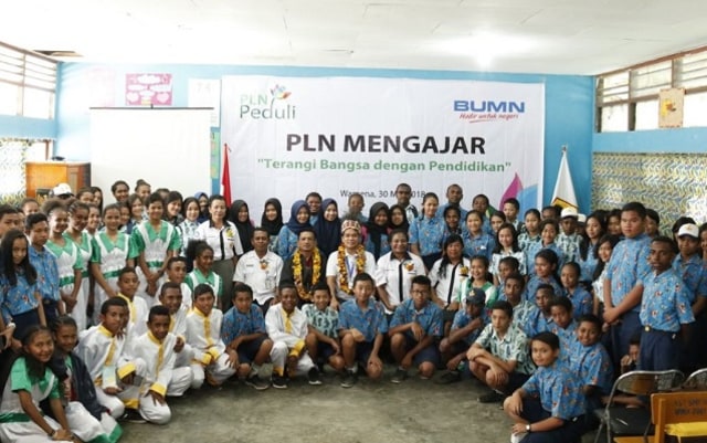 Kala PLN di Papua Mengajarkan Pancasila (1)