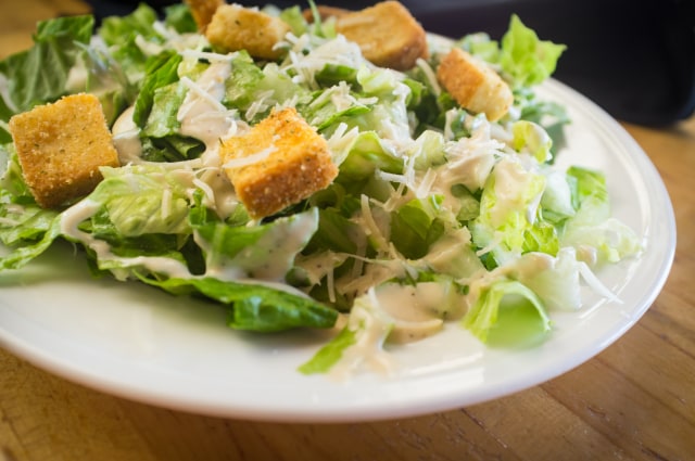 Ilustrasi caesar salad (Foto: Thinkstock)