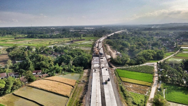 Jembatan Pepe di proyek tol Solo-Ngawi. (Foto: Aditia Noviansyah/kumparan)