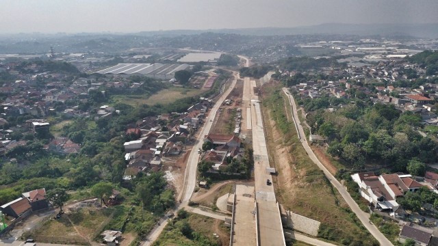 Rumah belum terbongkar di tol Batang-Semarang. (Foto: Aditia Noviansyah/kumparan)